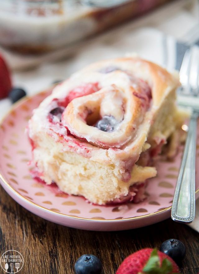 Mix Berries Roll