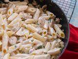 Mixed cheese white sauce pasta
