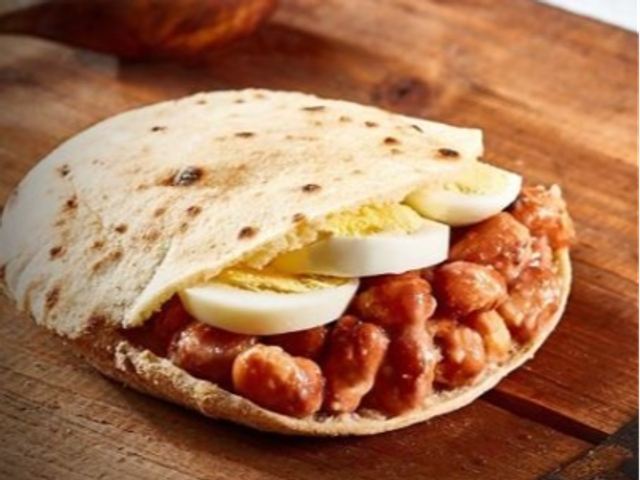 Mix Foul And Boiled Egg Sandwich