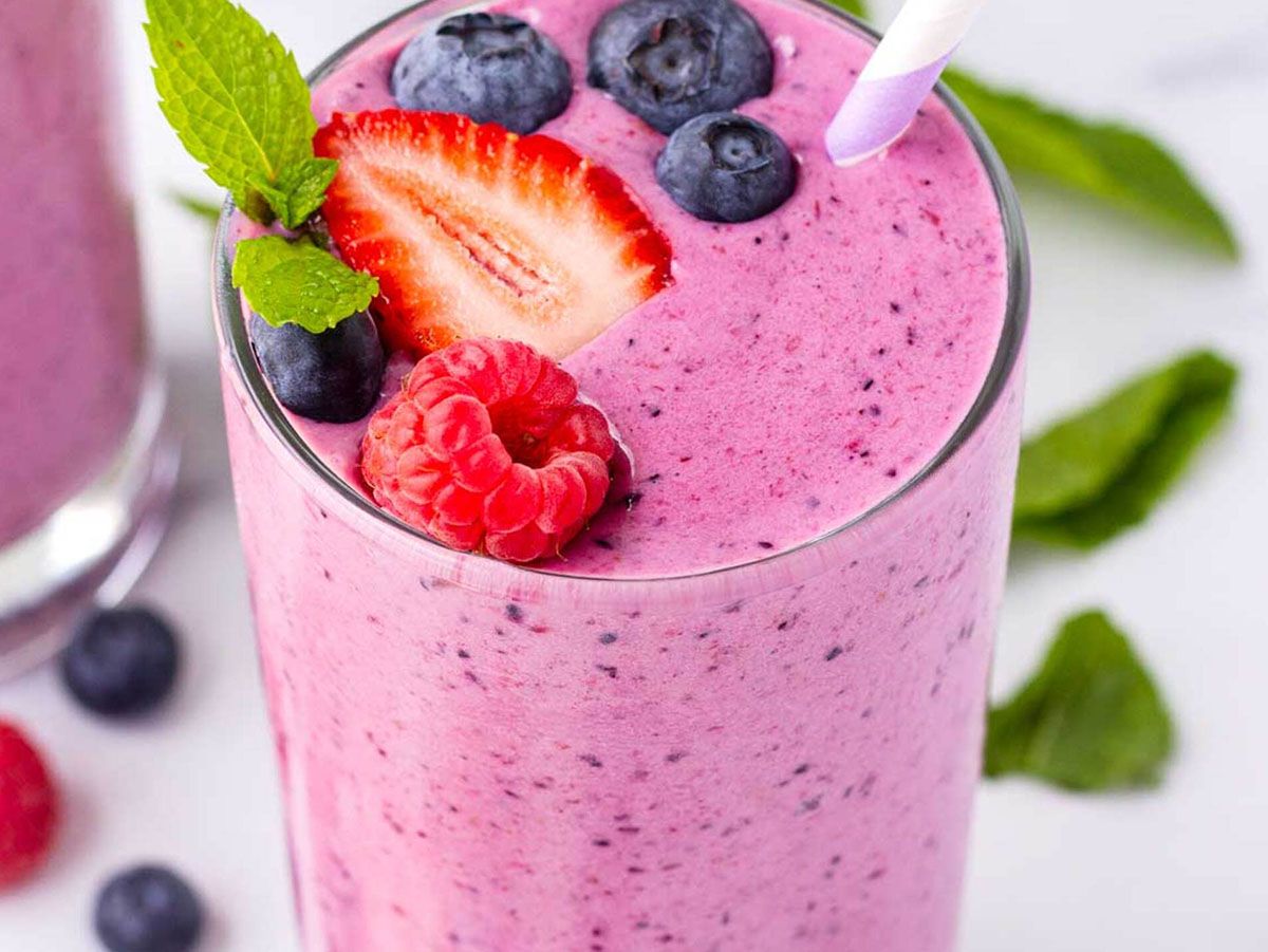Mix berry milkshake