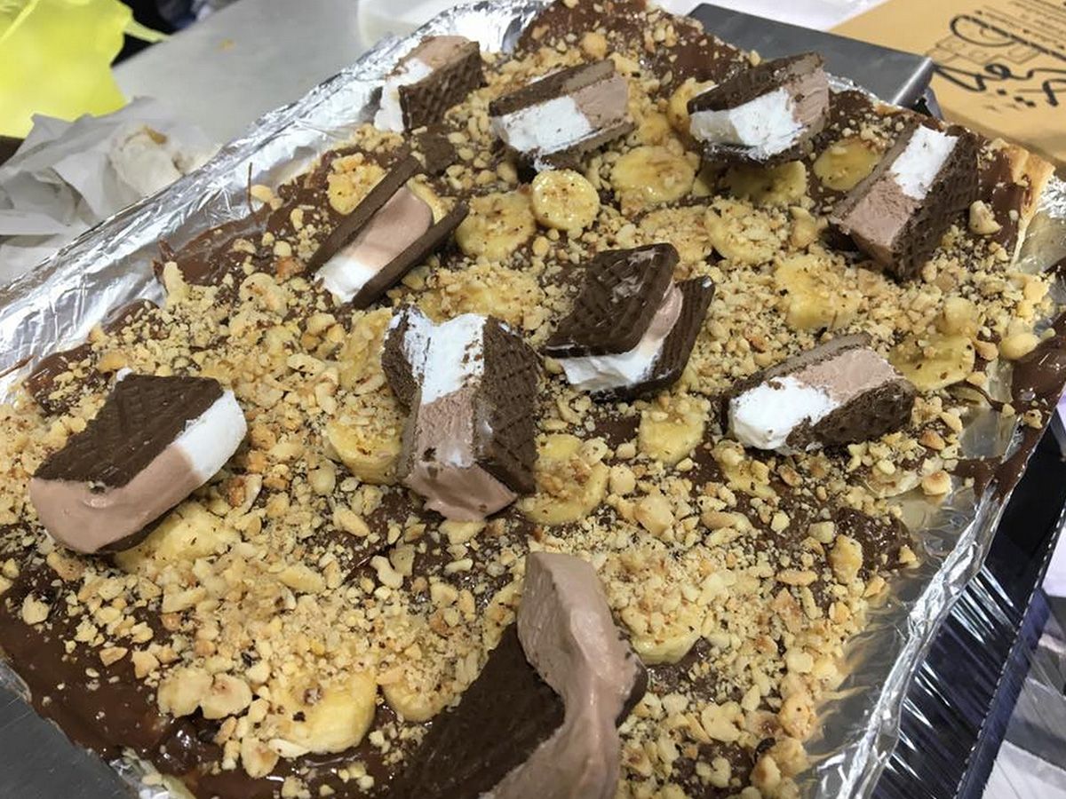 Mix chocolate pie