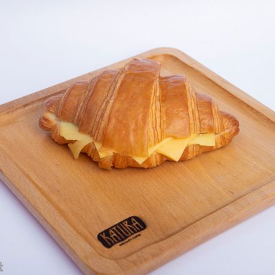 Mixed Cheese Croissant