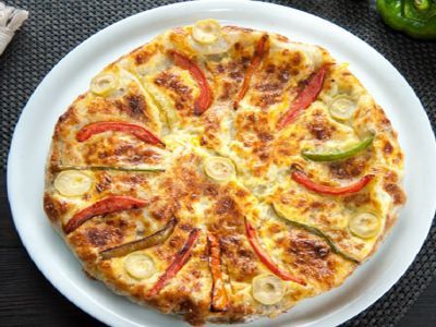 Mozzarella Cheese Oriental Pizza