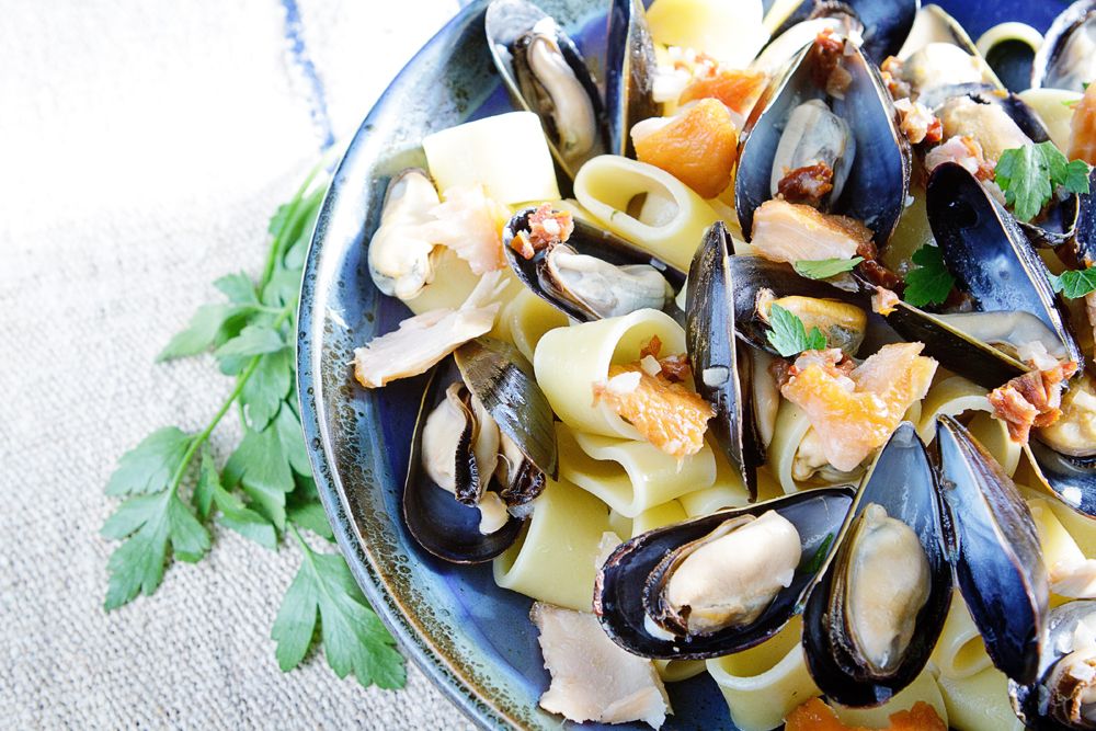 Mussels And Smoked Salmon Pasta