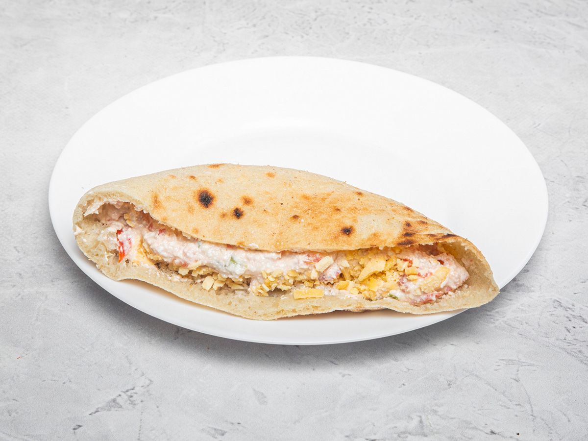 Cottage cheese sandwich with roumy cheese