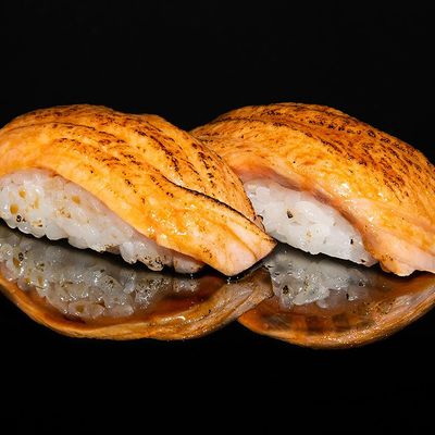 Nigiri Salmon Tataki