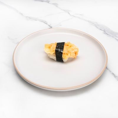 Salmon tempura Uramaki
