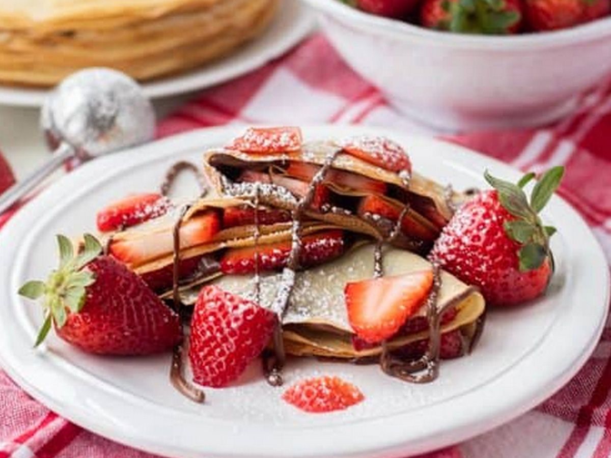Nutella strawberry crepe