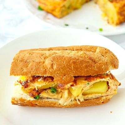 Omelet With Finger Potatoes Sandwich
