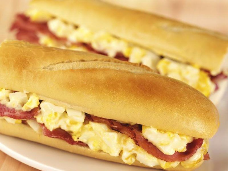 Omelette With Roumi Cheese And Pastrami Sandwich