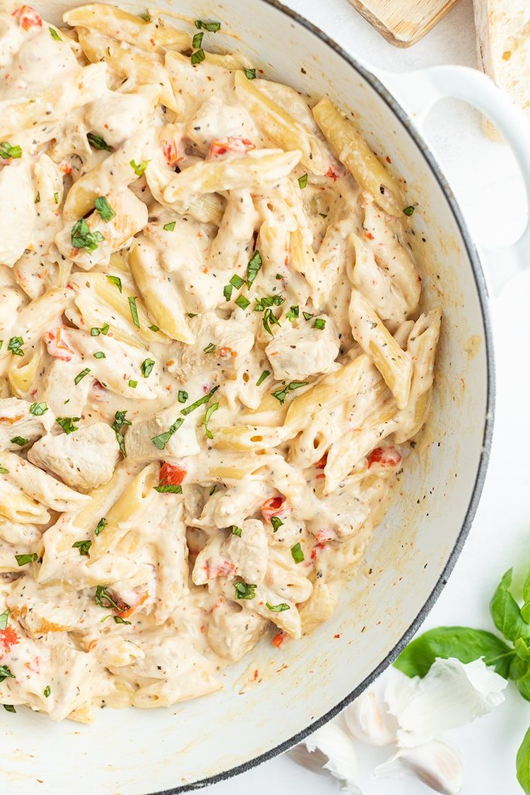Mix Cheese And Chicken Pasta