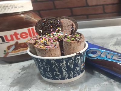 Oreo And Nutella Chocolate Ice Cream Roll