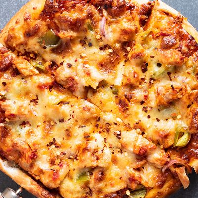 Medium chicken oriental pizza