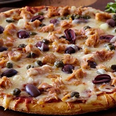 Tuna Oriental pizza