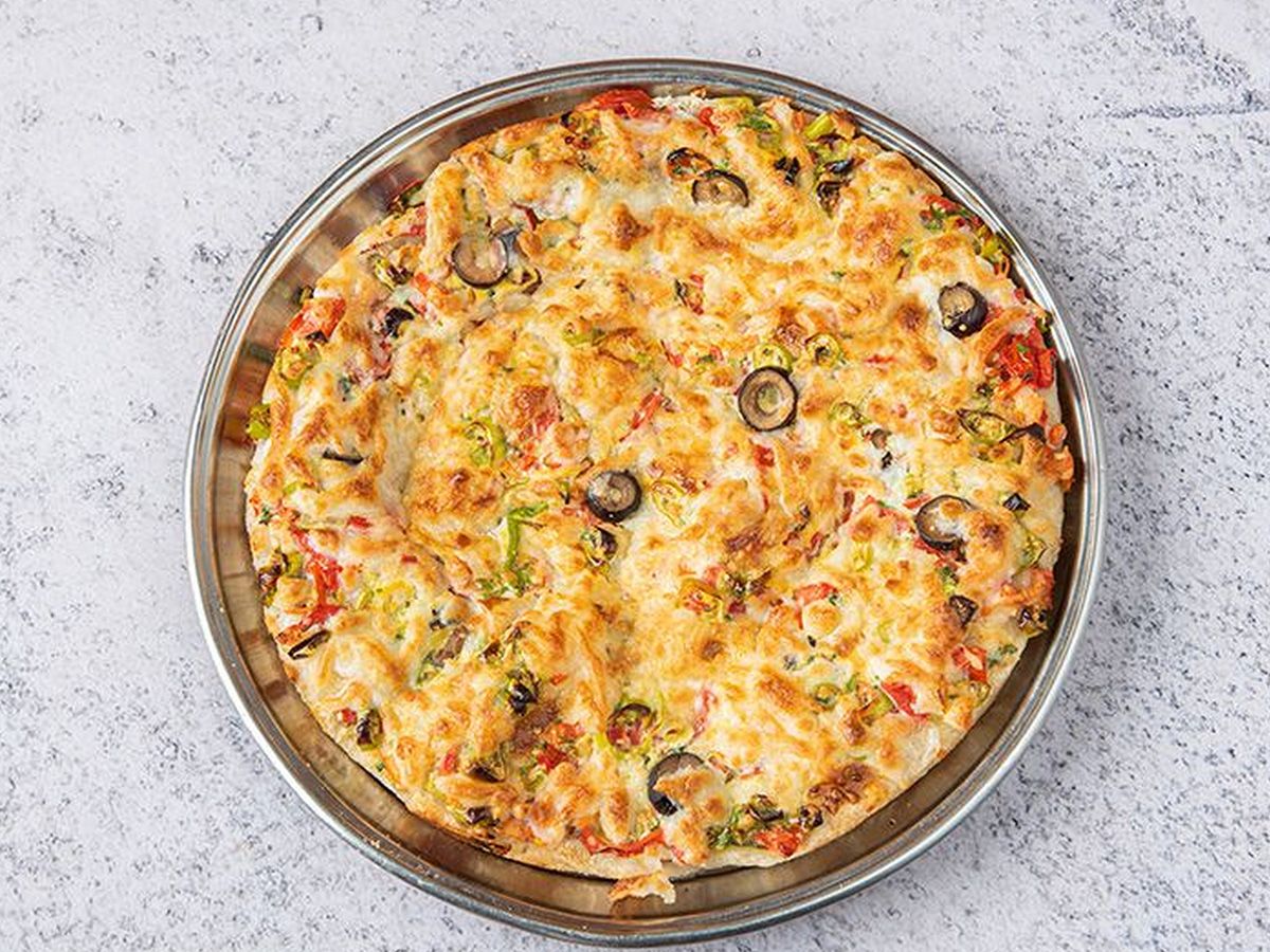 Oriental chicken pizza
