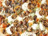 Oriental mushroom pizza