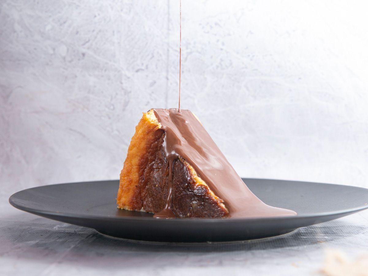 San Sebastian Cheese Cake Topped With Nutella