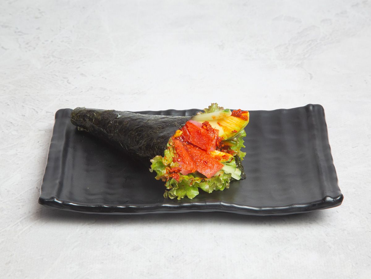 Salmon avocado Temaki