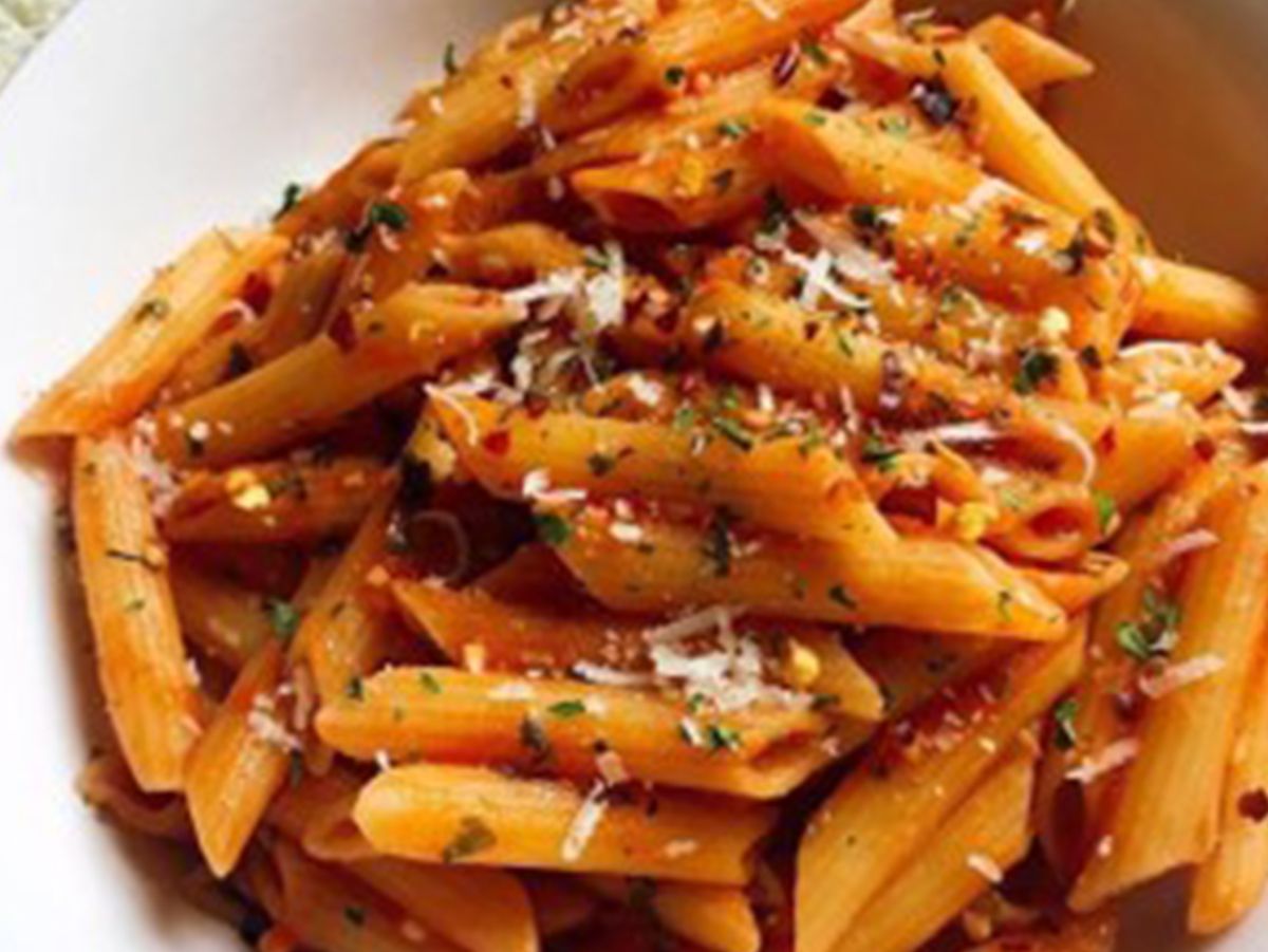 Pasta Arrabiata with herbal drumsticks