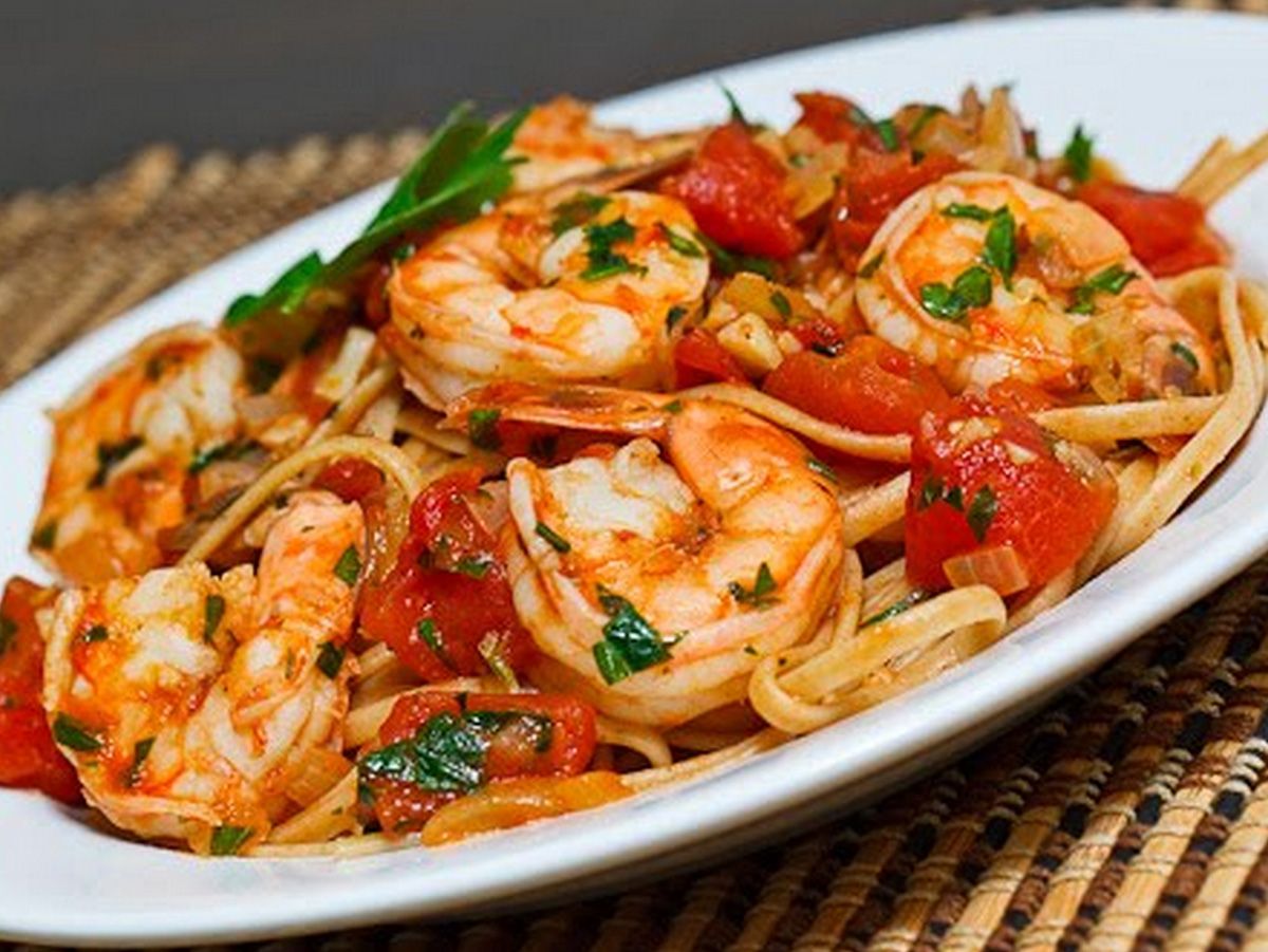Pasta with seafood red sauce