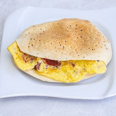 Omelette Pastrami Sandwich