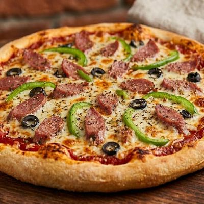 بيتزا باسترمي إيطالية