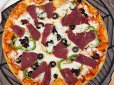 Pastrami pizza