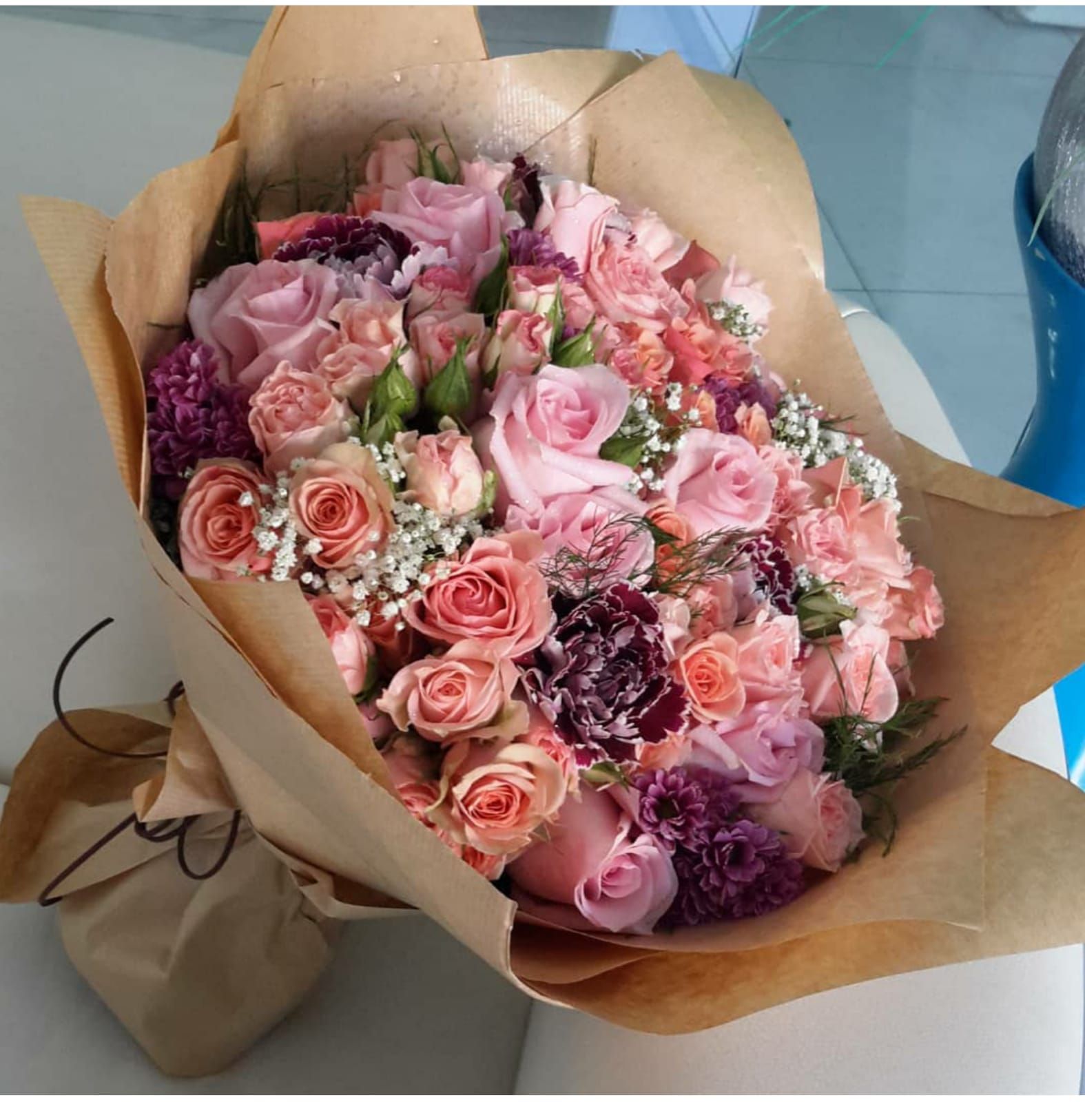Bouquet La Rose delivery service in Bahrain | Talabat