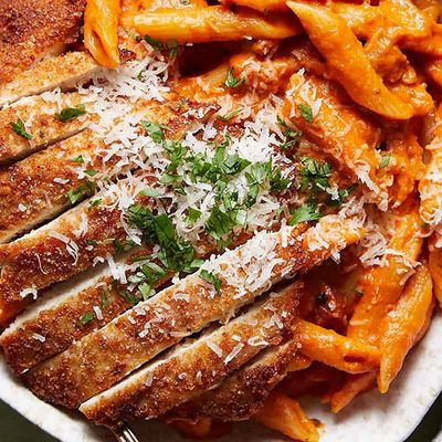 Penne Pasta With Fried Chicken Pieces