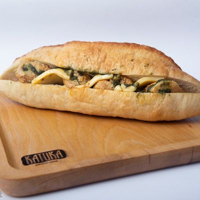 Pesto Sauce With Chicken Sandwich