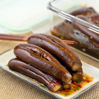 Pickled eggplant with garlic and lemon