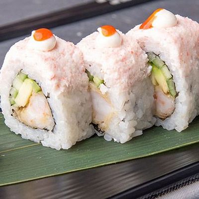 Pink panther ura maki roll 4 pieces