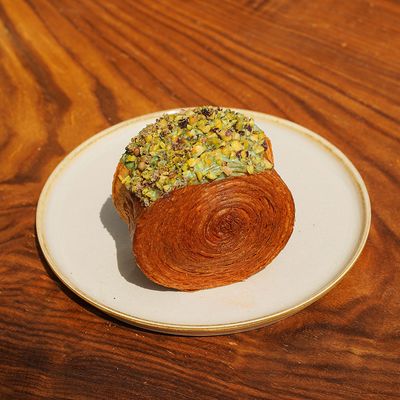 Pistachio Cromboloni