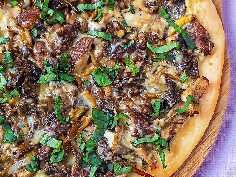 Garlic Shrooms Pizza