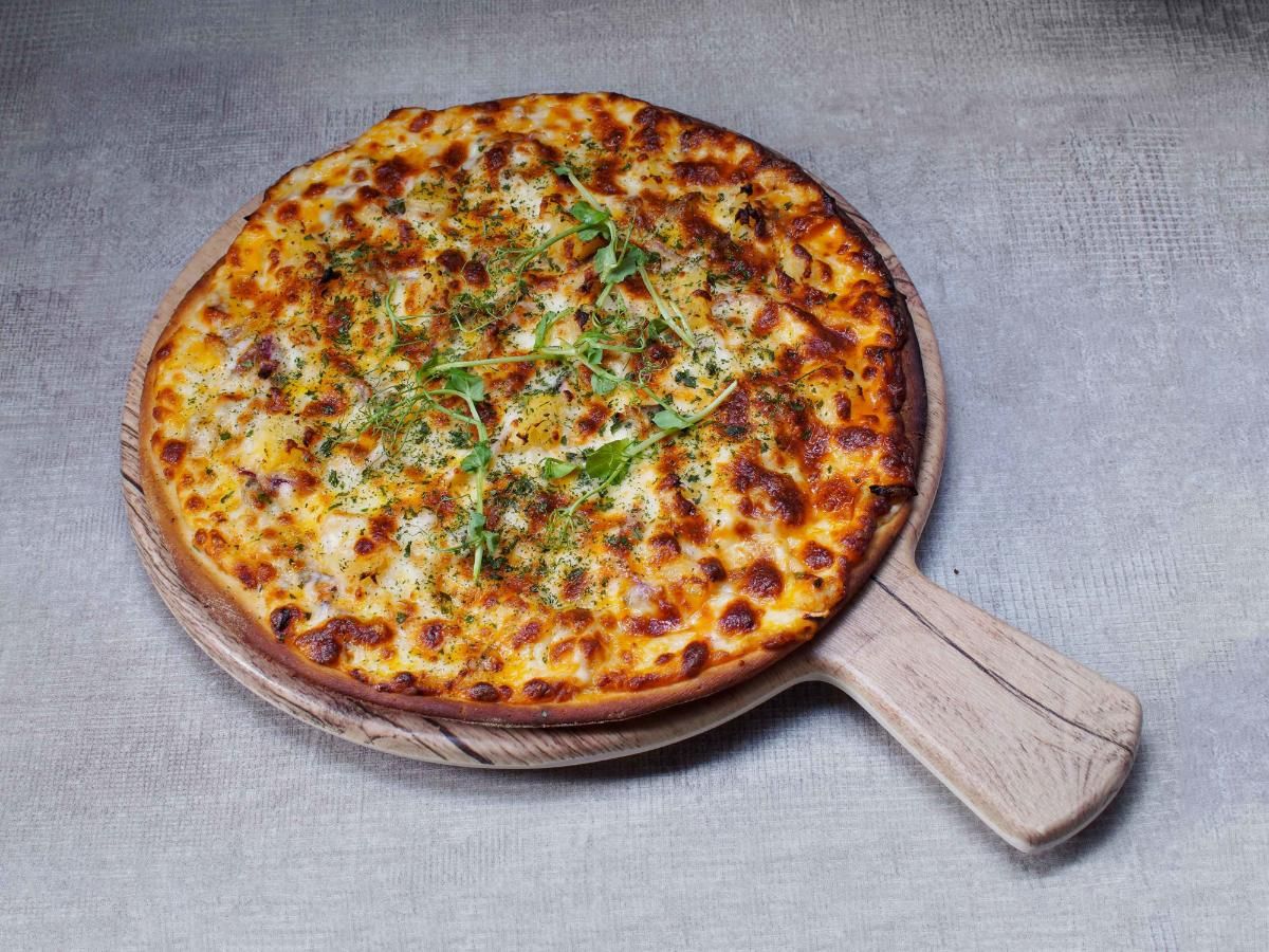 Seafood Island Pizza