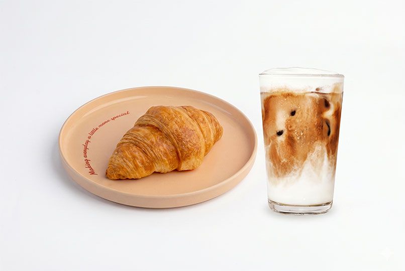 Plain Croissant +Iced Latte