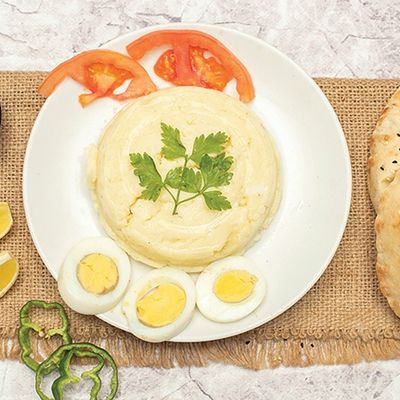 Purée Potatoes with Eggs Box