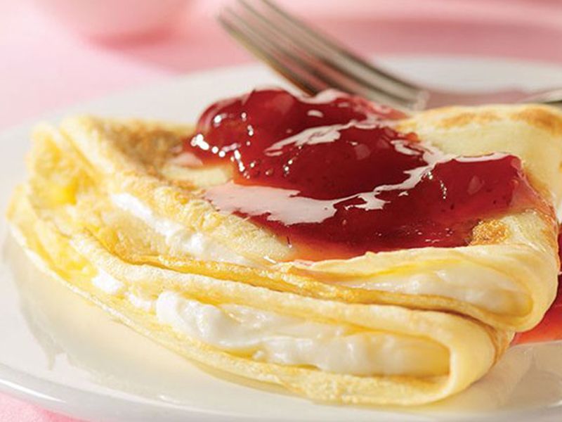Qeshta With Jam Crepe