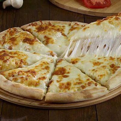 Quattro Formaggi Pizza (Cheese Mix)
