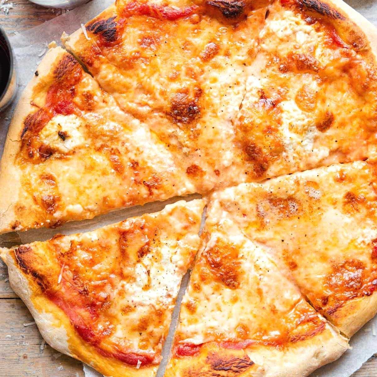 Quattro formaggi pizza