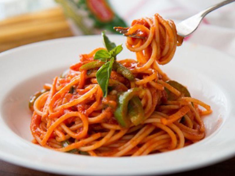 Chicken With Mushroom And Red Sauce Pasta