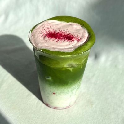 ماتشا حمراء
