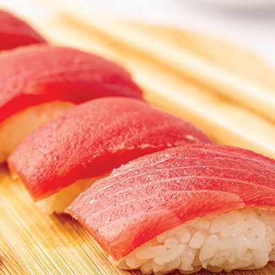 Red tuna Nigri sushi (1pc)