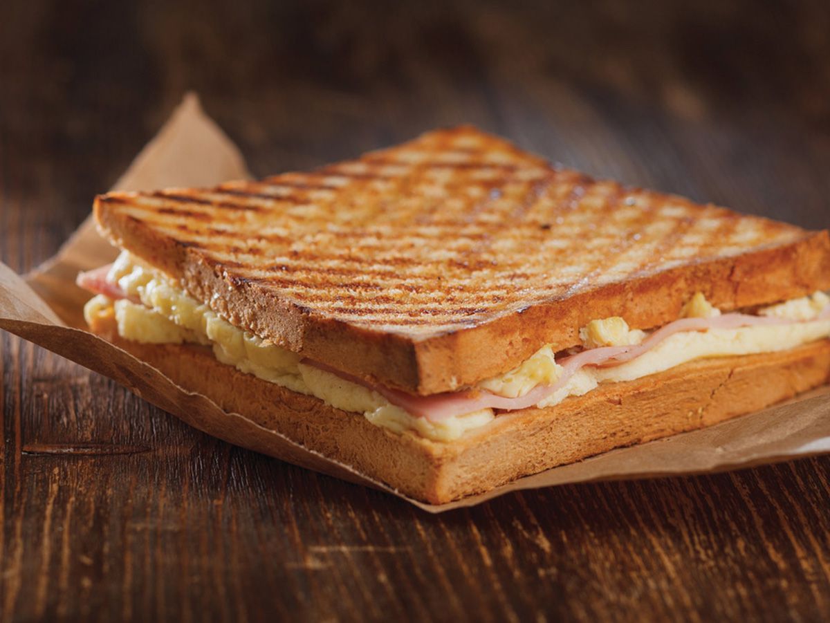 Roomi Omelette Sandwich