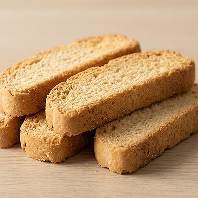 Rusks with milk