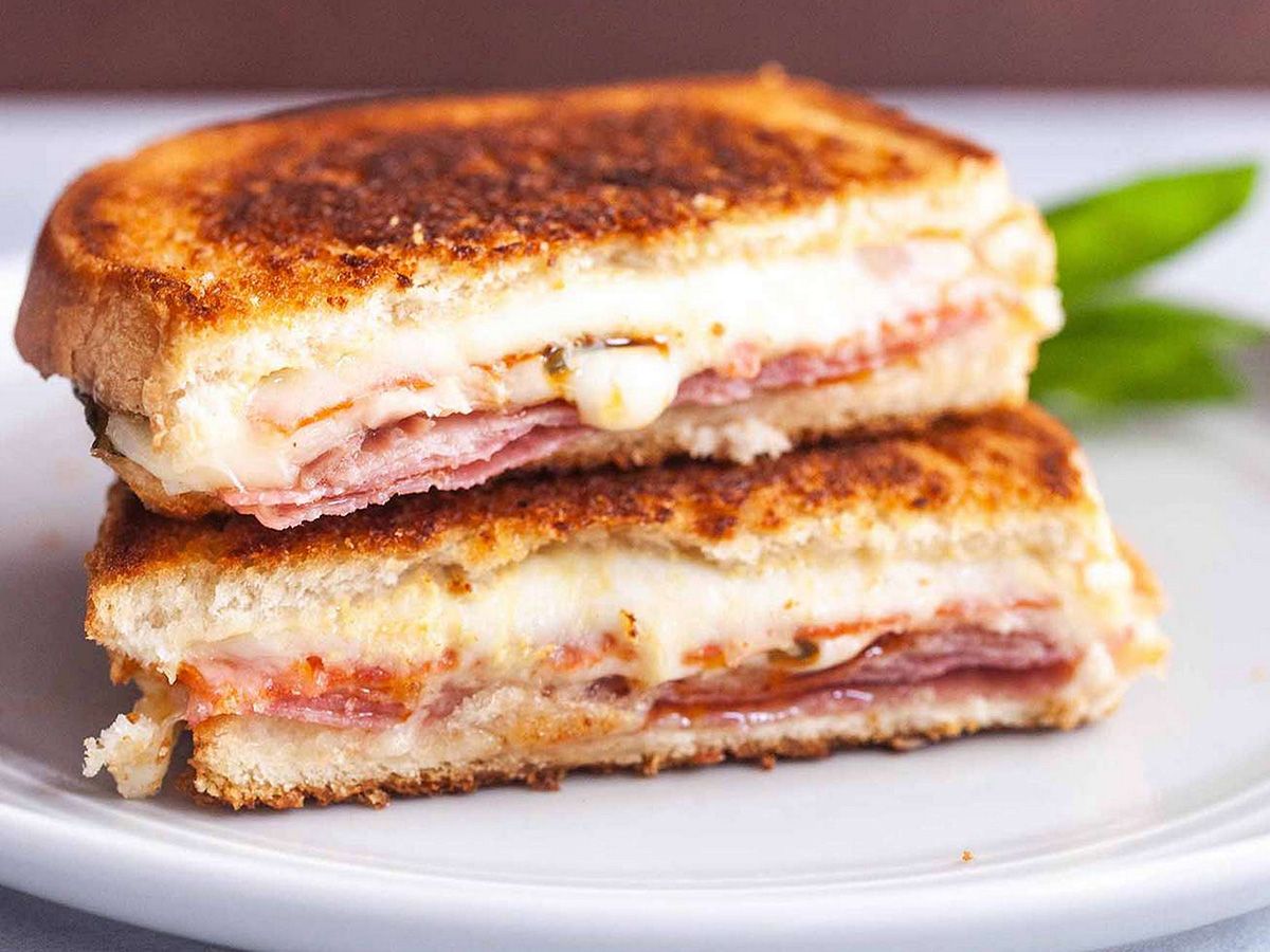 SALAMI MELT Sandwich