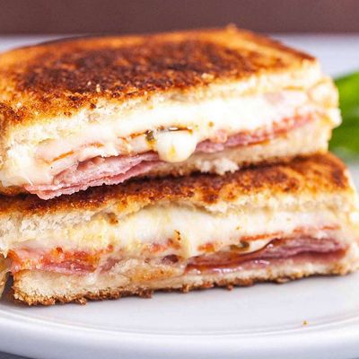 SALAMI MELT Sandwich