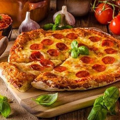 Oriental Salami Pizza