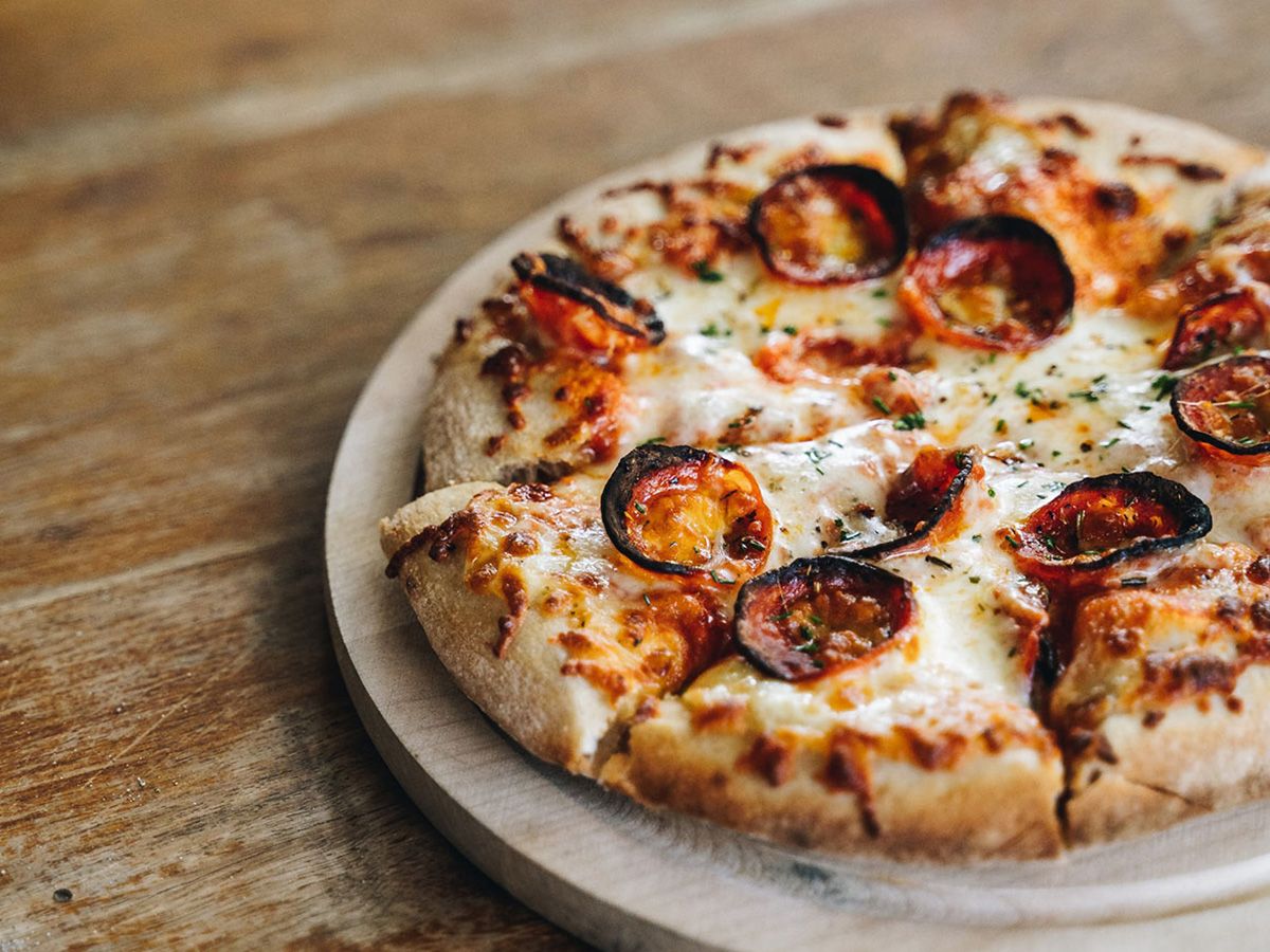Salami Pizza