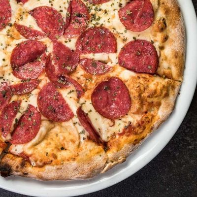 Salamitwoo Pizza